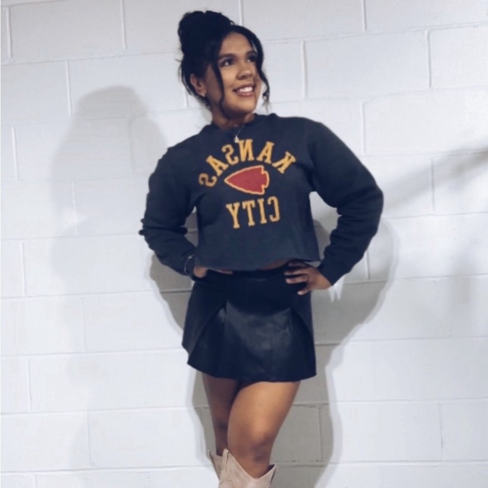 Meet your Posher, Nia